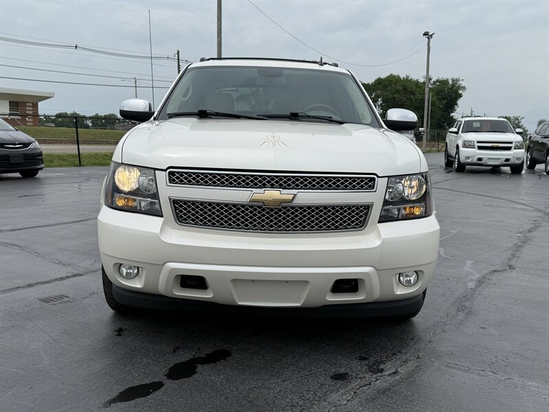 2010 Chevrolet Avalanche LTZ - Photo 4 - Cahokia, IL 62206