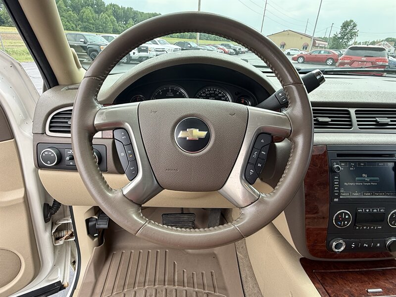 2010 Chevrolet Avalanche LTZ - Photo 13 - Cahokia, IL 62206