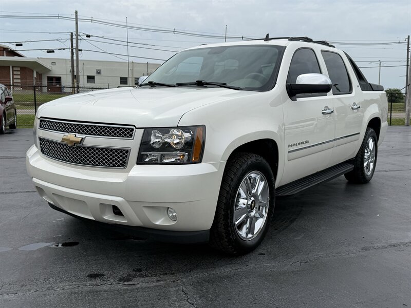 2010 Chevrolet Avalanche 4WD Avalanche LTZ's photo
