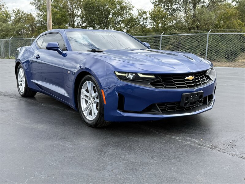 2019 Chevrolet Camaro LS - Photo 3 - Cahokia, IL 62206