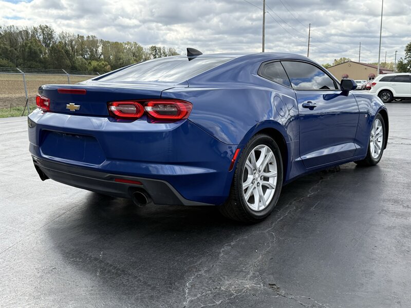 2019 Chevrolet Camaro LS - Photo 5 - Cahokia, IL 62206