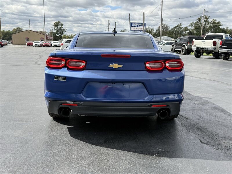 2019 Chevrolet Camaro LS - Photo 6 - Cahokia, IL 62206