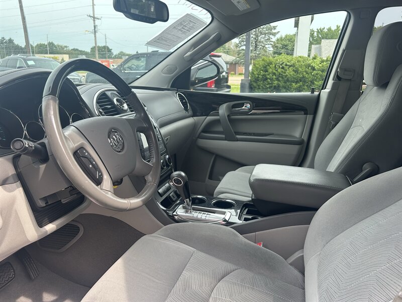 2017 Buick Enclave Convenience - Photo 8 - Fairview Heights, IL 62208