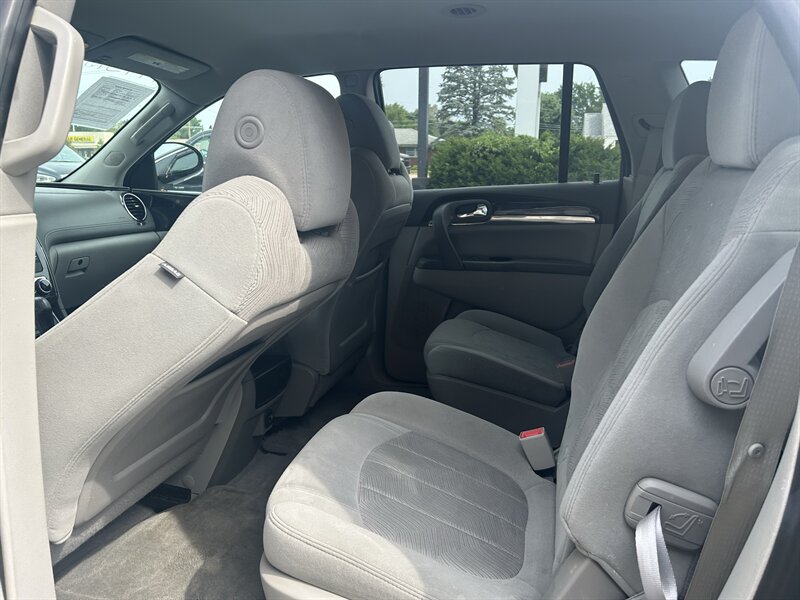 2017 Buick Enclave Convenience - Photo 9 - Fairview Heights, IL 62208