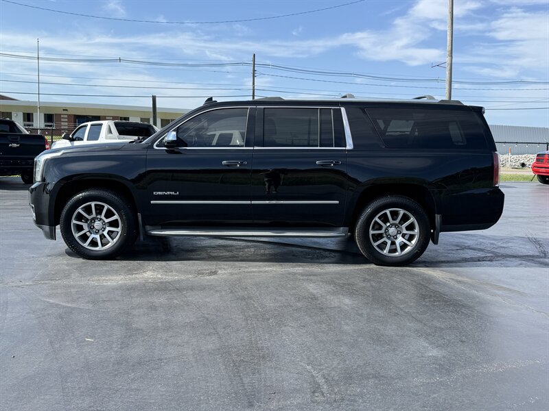 2015 GMC Yukon XL Denali - Photo 4 - Cahokia, IL 62206
