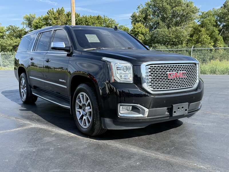 2015 GMC Yukon XL Denali - Photo 3 - Cahokia, IL 62206