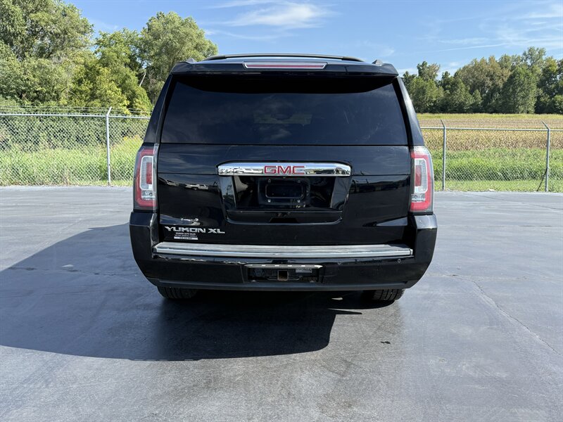 2015 GMC Yukon XL Denali - Photo 7 - Cahokia, IL 62206