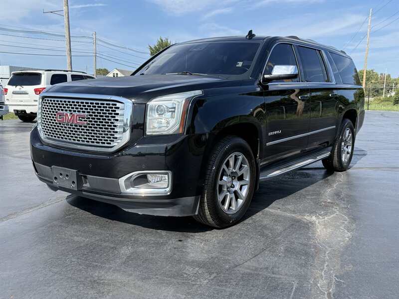 2015 GMC Yukon XL Denali   - Photo 1 - Cahokia, IL 62206