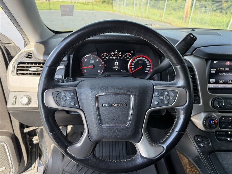 2015 GMC Yukon XL Denali - Photo 14 - Cahokia, IL 62206