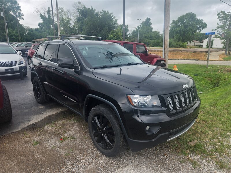 2012 Jeep Grand Cherokee Laredo - Photo 1 - Cahokia, IL 62206