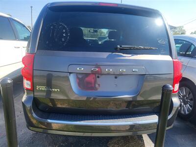 2017 Dodge Grand Caravan SXT   - Photo 4 - Belleville, IL 62223