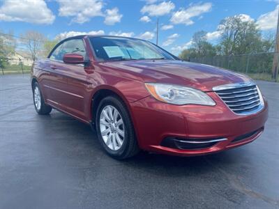 2013 Chrysler 200 Touring   - Photo 3 - Cahokia, IL 62206