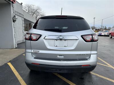 2014 Chevrolet Traverse LT   - Photo 7 - Fairview Heights, IL 62208