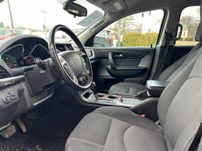 2014 Chevrolet Traverse LT   - Photo 8 - Fairview Heights, IL 62208