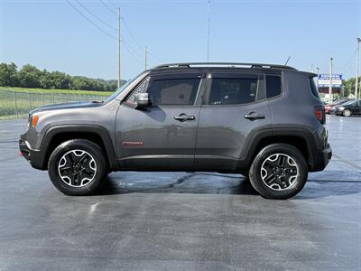 2016 Jeep Renegade Trailhawk   - Photo 2 - Cahokia, IL 62206