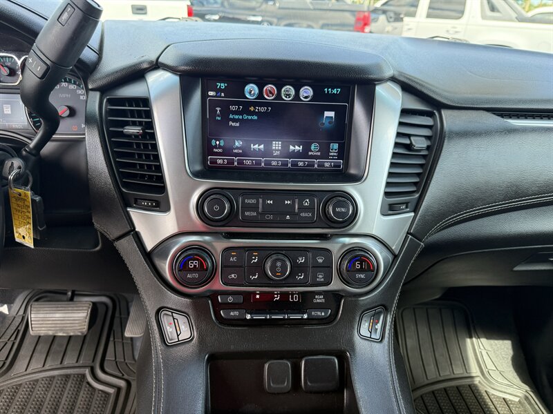 2019 Chevrolet Tahoe LT - Photo 15 - Cahokia, IL 62206
