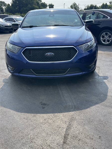 2014 Ford Taurus SHO   - Photo 1 - Cahokia, IL 62206