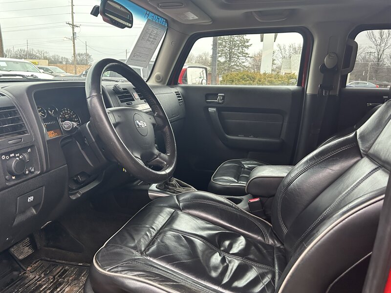 2006 Hummer H3 4dr SUV - Photo 8 - Fairview Heights, IL 62208