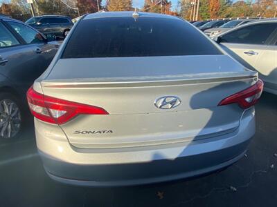 2017 Hyundai SONATA SE - Photo 5 - Belleville, IL 62226