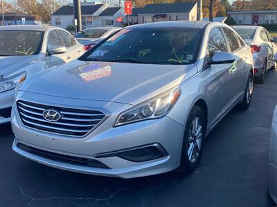 2017 Hyundai SONATA SE - Photo 2 - Belleville, IL 62226