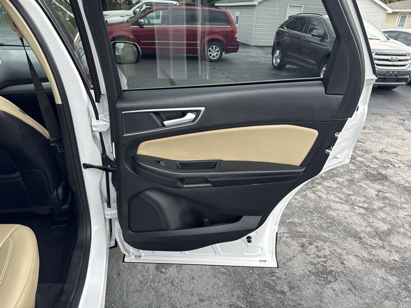 2021 Ford Edge SEL - Photo 18 - Millstadt, IL 62260