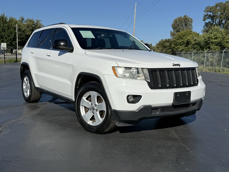 2013 Jeep Grand Cherokee Laredo X - Photo 4 - Cahokia, IL 62206