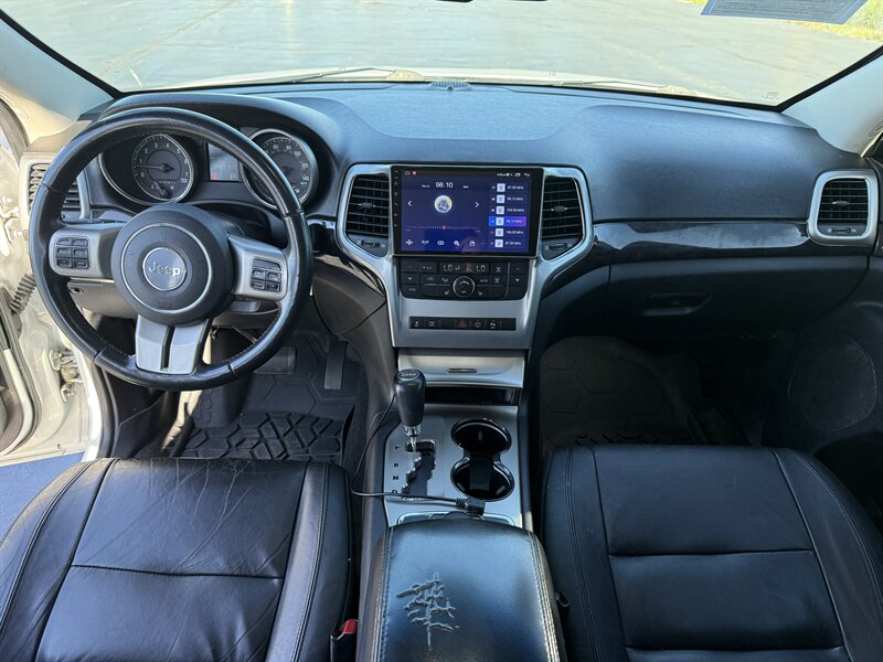 2013 Jeep Grand Cherokee Laredo X - Photo 11 - Cahokia, IL 62206