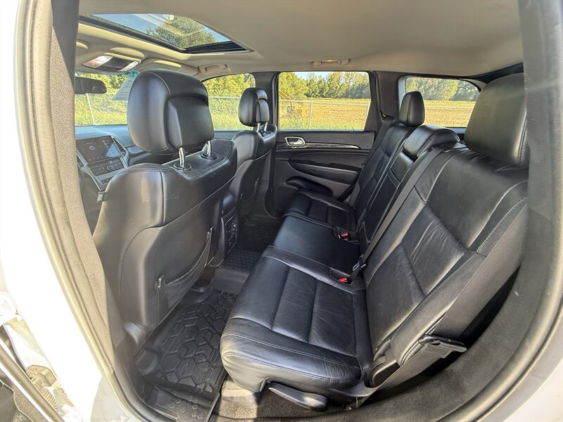 2013 Jeep Grand Cherokee Laredo X - Photo 10 - Cahokia, IL 62206