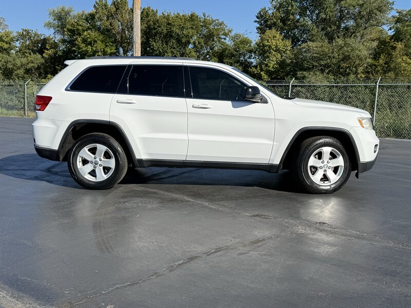 2013 Jeep Grand Cherokee Laredo X - Photo 5 - Cahokia, IL 62206