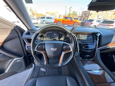 2017 Cadillac Escalade Premium Luxury   - Photo 17 - Millstadt, IL 62260