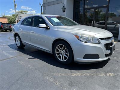 2015 Chevrolet Malibu LT   - Photo 2 - Fairview Heights, IL 62208