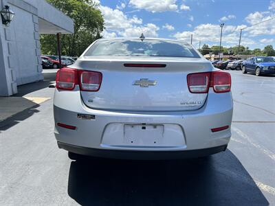 2015 Chevrolet Malibu LT   - Photo 7 - Fairview Heights, IL 62208