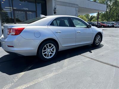 2015 Chevrolet Malibu LT   - Photo 4 - Fairview Heights, IL 62208