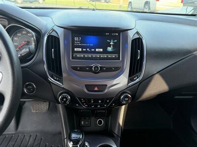 2016 Chevrolet Cruze LT Auto   - Photo 12 - Cahokia, IL 62206