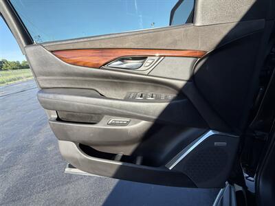 2015 Cadillac Escalade Luxury - Photo 18 - Cahokia, IL 62206