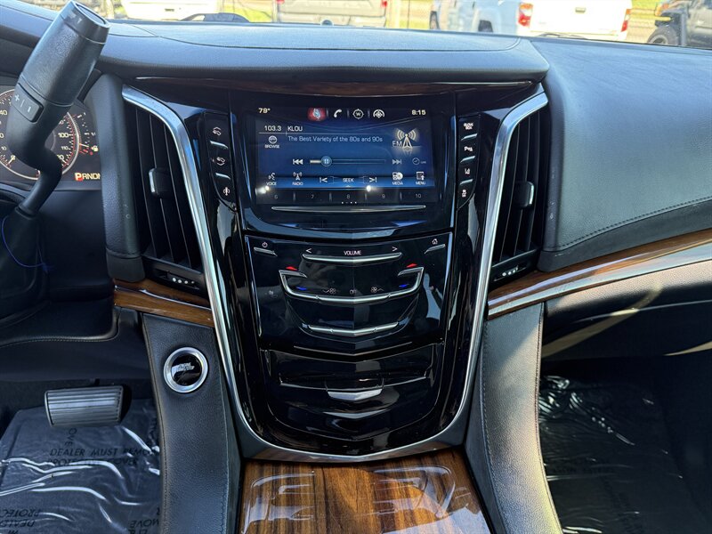 2015 Cadillac Escalade Luxury - Photo 16 - Cahokia, IL 62206