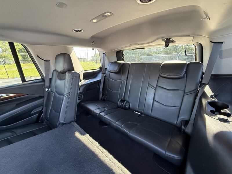 2015 Cadillac Escalade Luxury - Photo 12 - Cahokia, IL 62206