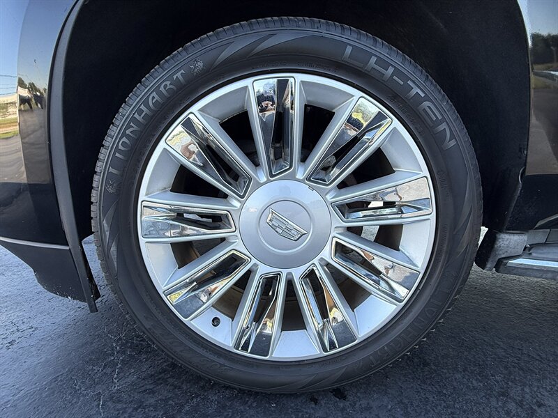2015 Cadillac Escalade Luxury - Photo 21 - Cahokia, IL 62206