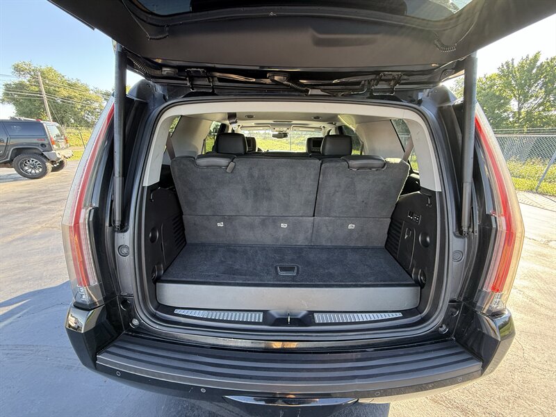 2015 Cadillac Escalade Luxury - Photo 6 - Cahokia, IL 62206
