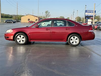 2009 Chevrolet Impala LT   - Photo 2 - Cahokia, IL 62206