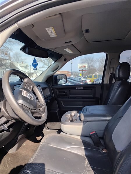 2014 RAM 1500 Express - Photo 6 - Freeburg, IL 62243