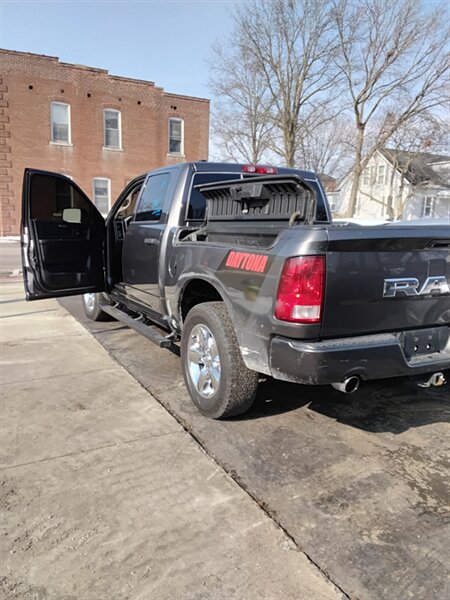 2014 RAM 1500 Express - Photo 5 - Freeburg, IL 62243