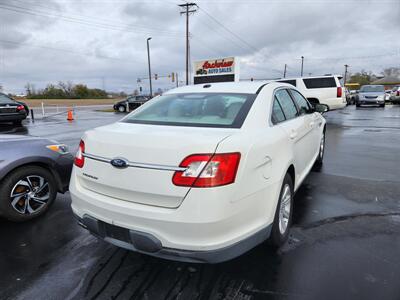 2010 Ford Taurus SE   - Photo 3 - Cahokia, IL 62206