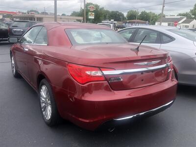 2013 Chrysler 200 Limited   - Photo 4 - Belleville, IL 62226