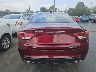 2015 Chrysler 200 S   - Photo 5 - Belleville, IL 62223