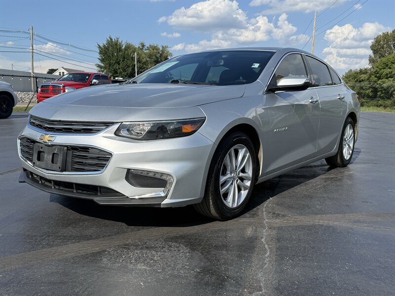 2018 Chevrolet Malibu LT   - Photo 1 - Cahokia, IL 62206