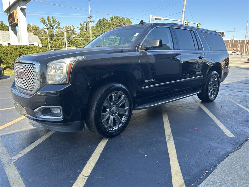 2017 GMC Yukon Denali - Photo 3 - Fairview Heights, IL 62208
