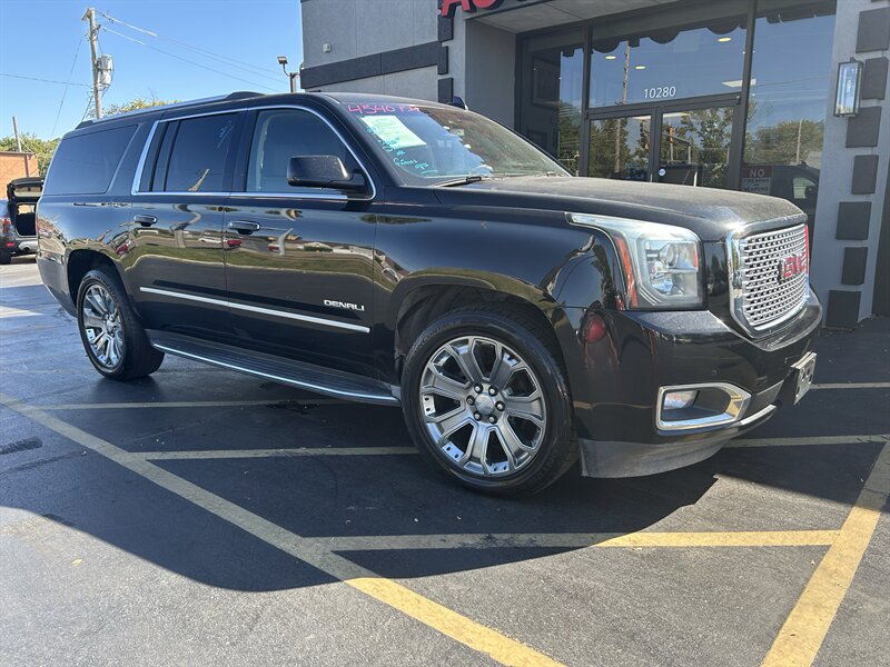 2017 GMC Yukon Denali - Photo 2 - Fairview Heights, IL 62208