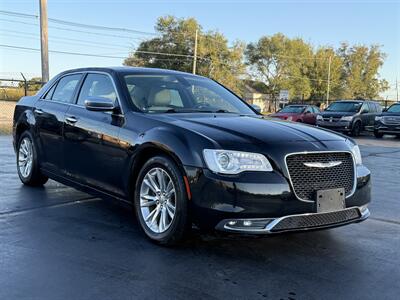 2017 Chrysler 300C   - Photo 3 - Cahokia, IL 62206