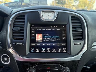 2017 Chrysler 300C   - Photo 15 - Cahokia, IL 62206